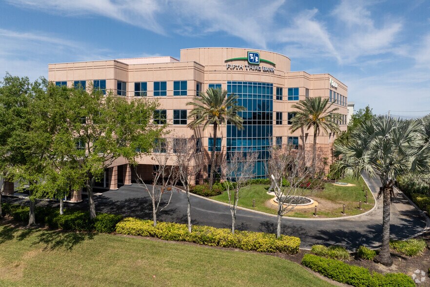 13350 Metro Pky, Fort Myers, FL à louer - Photo de l’immeuble – Image 2 sur 8