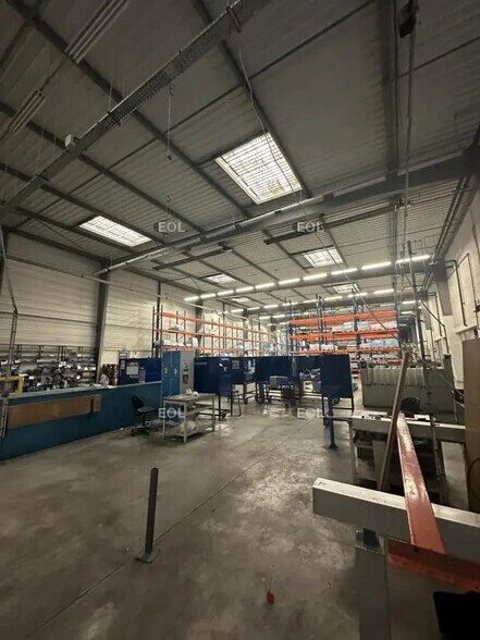 Local d’activités dans La Courneuve à louer - Photo intérieure – Image 3 sur 3