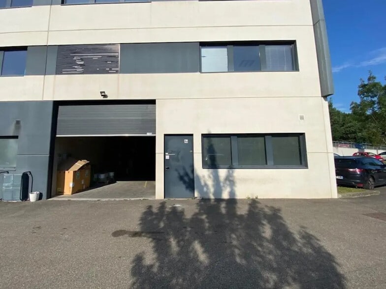Bureau dans Brignais à louer - Photo de l’immeuble – Image 1 sur 7