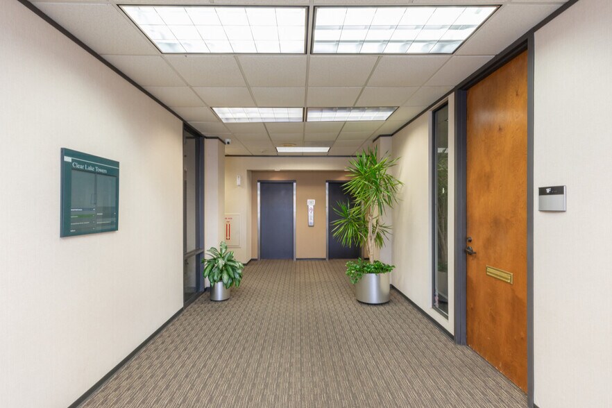 16902 El Camino Real, Houston, TX à vendre - Photo intérieure – Image 3 sur 7