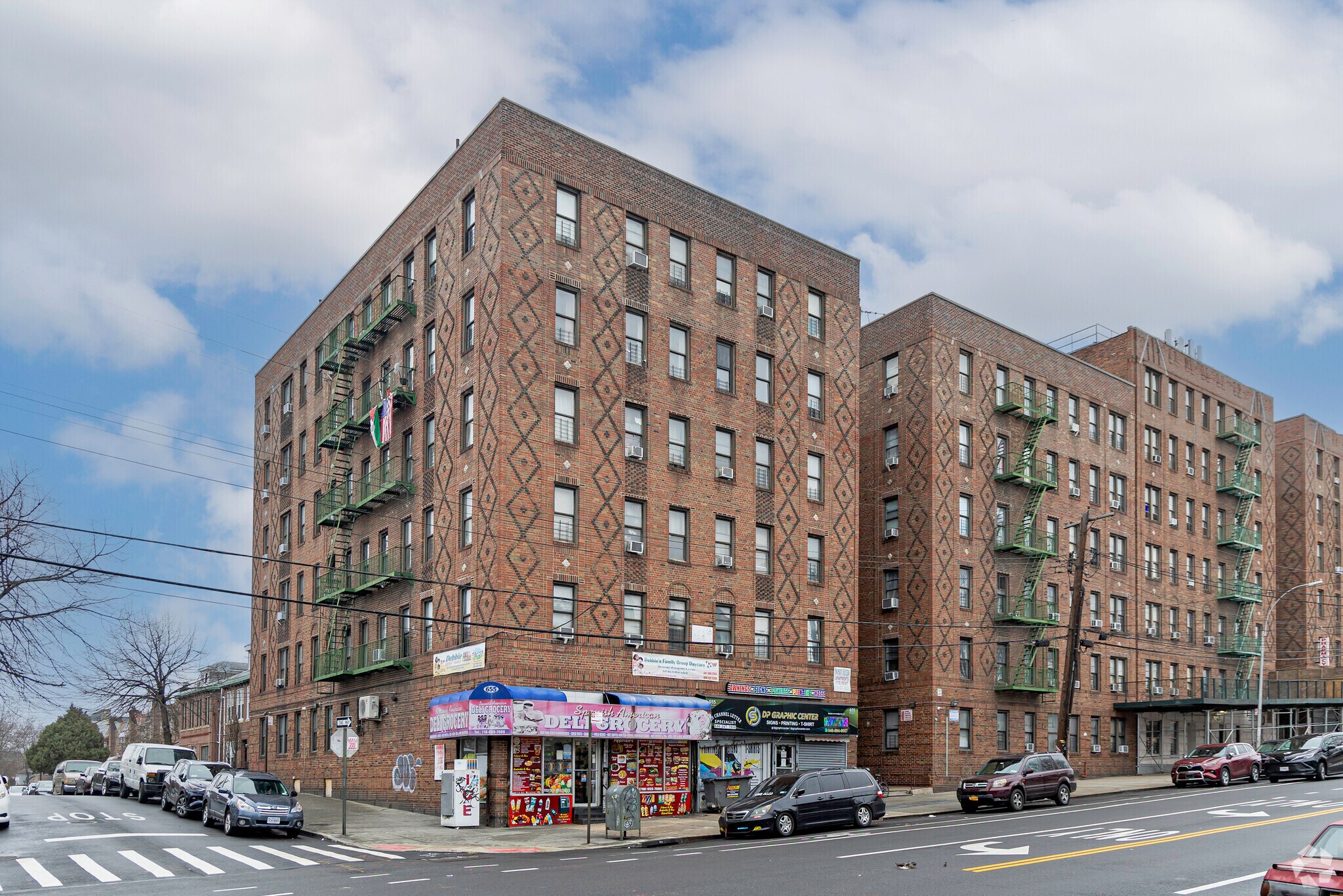 655 Burke Ave, Bronx, NY à vendre Photo principale– Image 1 sur 6