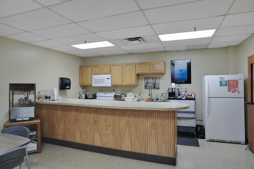 2145 Dennis St, Jacksonville, FL à louer - Photo de l’immeuble – Image 3 sur 15
