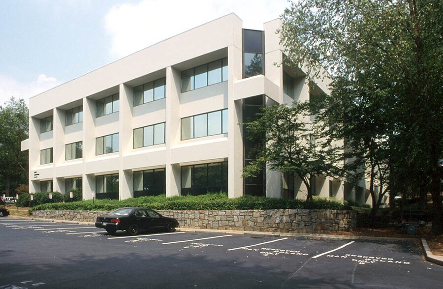 2858 Woodcock Blvd, Atlanta, GA à vendre - Photo de l’immeuble – Image 2 sur 4