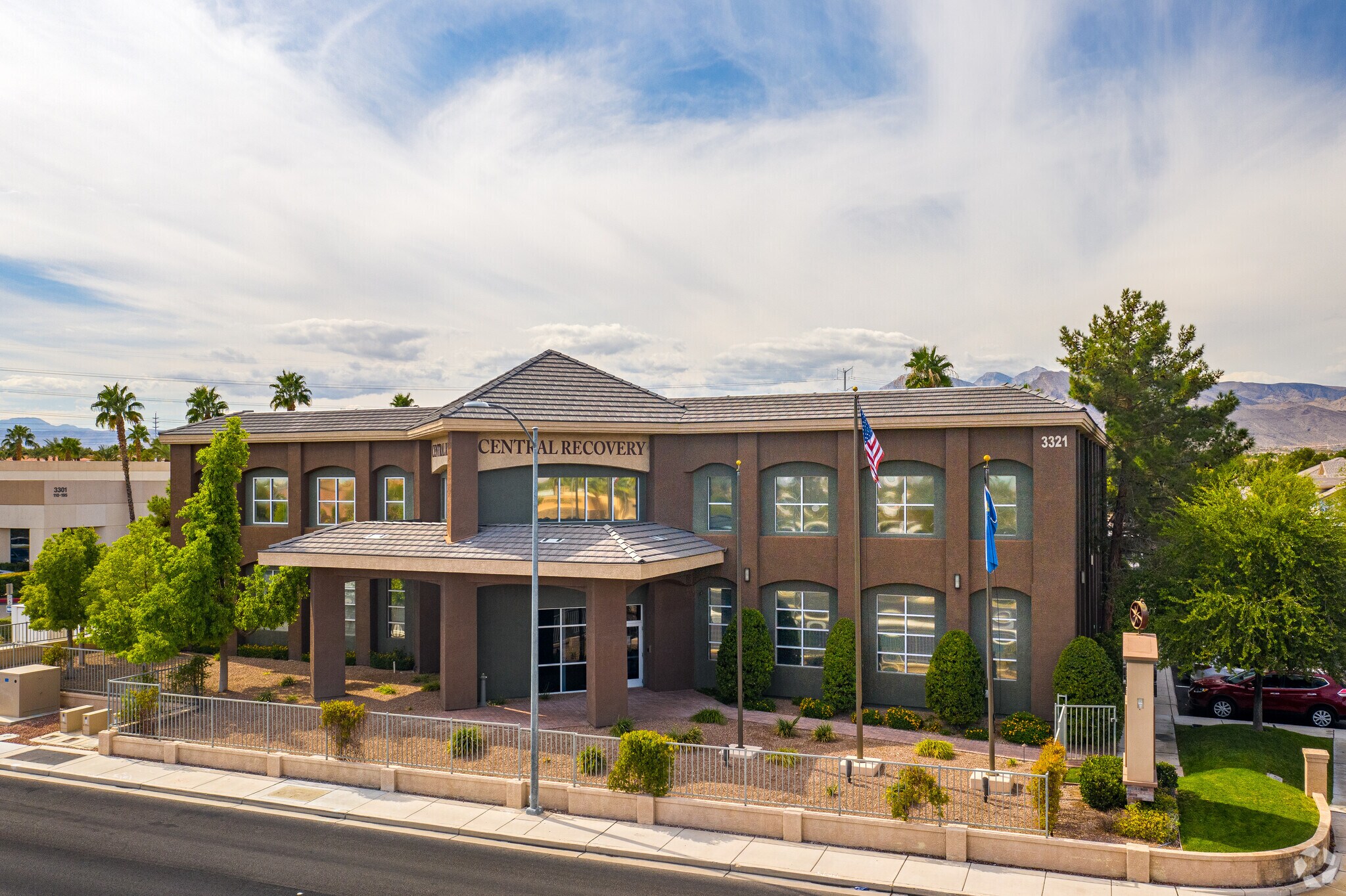 3321 N Buffalo Dr, Las Vegas, NV à louer Photo principale– Image 1 sur 5
