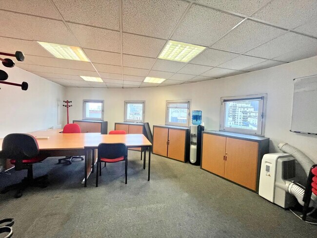 Plus de détails pour Bureau à louer