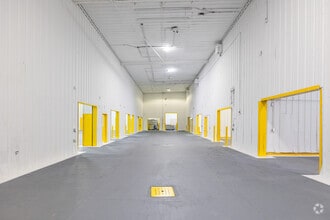 4206 Mercantile Ave, Naples, FL à louer Photo intérieure– Image 2 sur 11