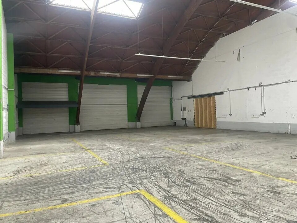 Local d’activités dans Mondeville à louer Photo intérieure– Image 1 sur 11