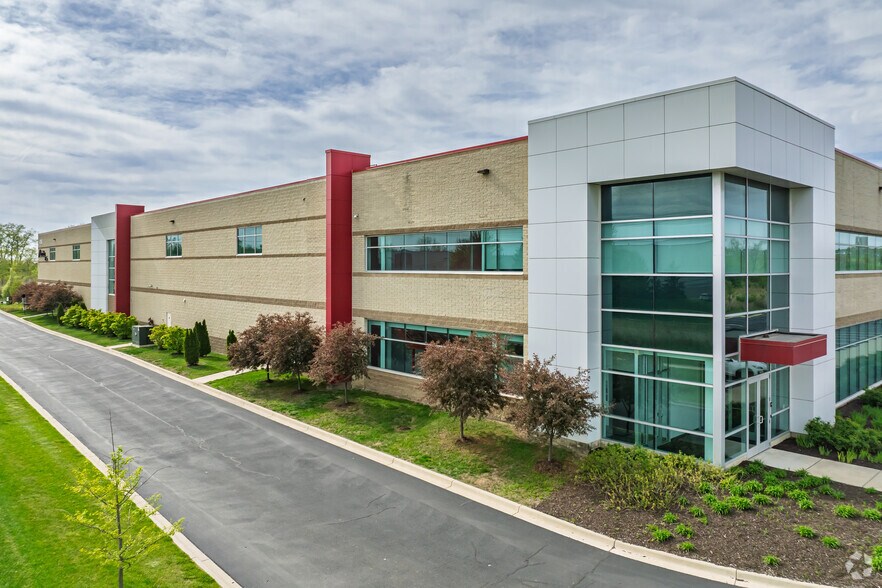 41150 Van Born Rd, Canton, MI à louer - Photo de l’immeuble – Image 3 sur 6