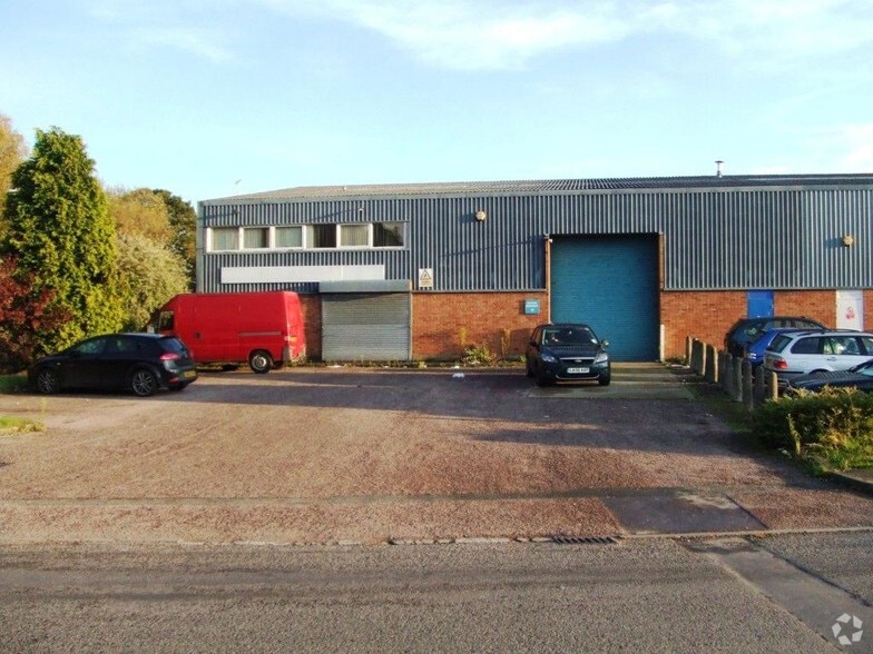 The Runnings, Ashville Trading Estate portefeuille de 3 biens à vendre sur LoopNet.fr - Photo principale – Image 2 sur 15