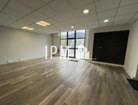 Plus de détails pour 510 Avenue De Jouques, Aubagne - Local d'activités à louer