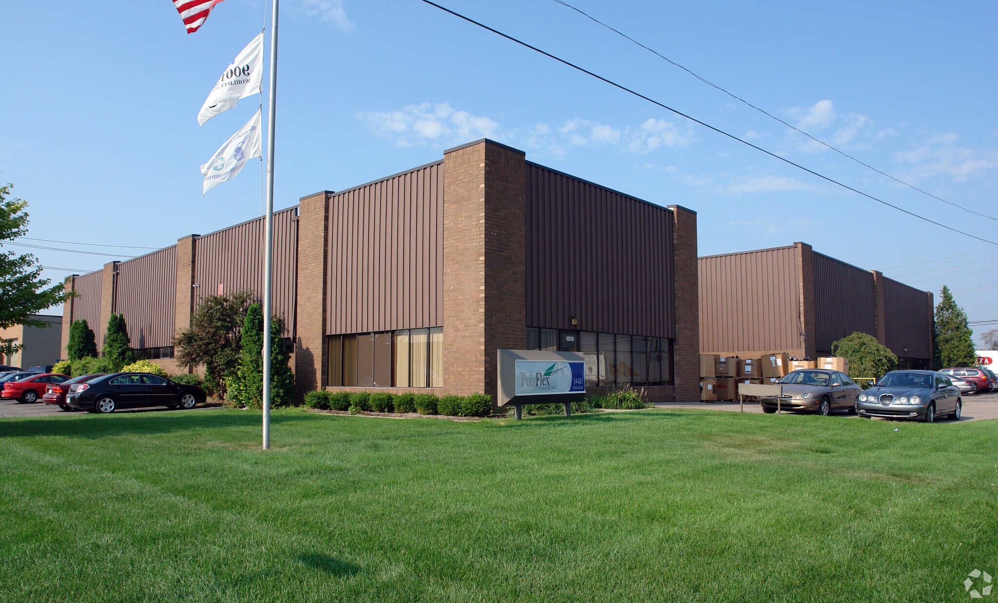 34481-34489 Industrial Rd, Livonia, MI à louer Photo principale– Image 1 sur 3