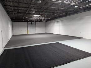 901 E Orchard St, Mundelein, IL à louer Photo intérieure– Image 2 sur 12