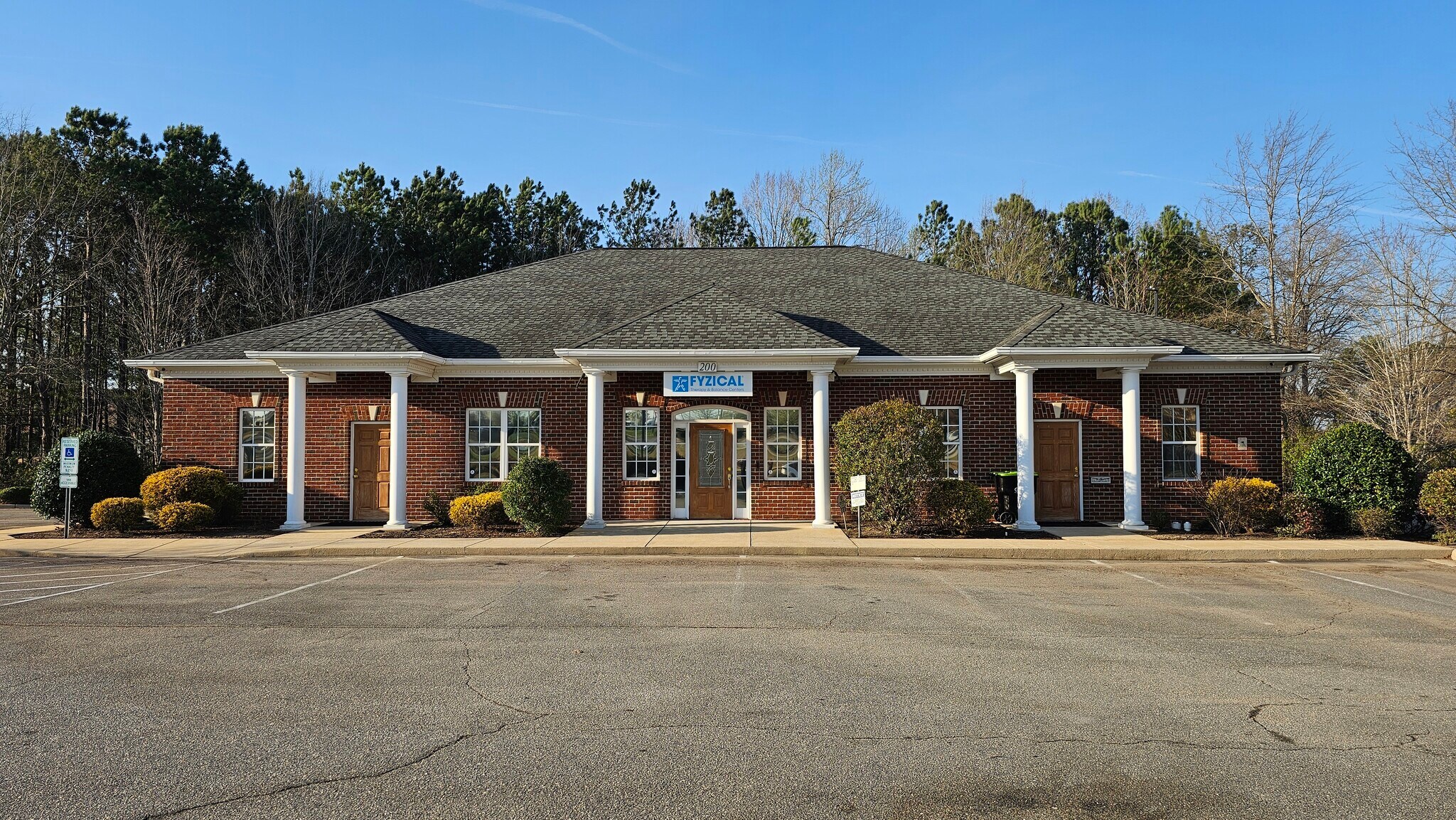 200 Bratton Dr, Garner, NC à louer Photo principale– Image 1 sur 23