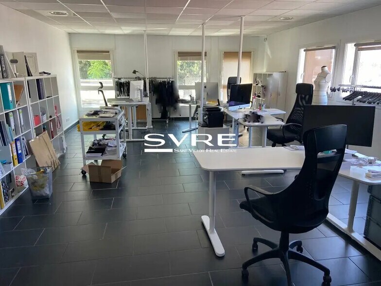 Bureau dans Aubagne à louer - Photo de l’immeuble – Image 1 sur 2
