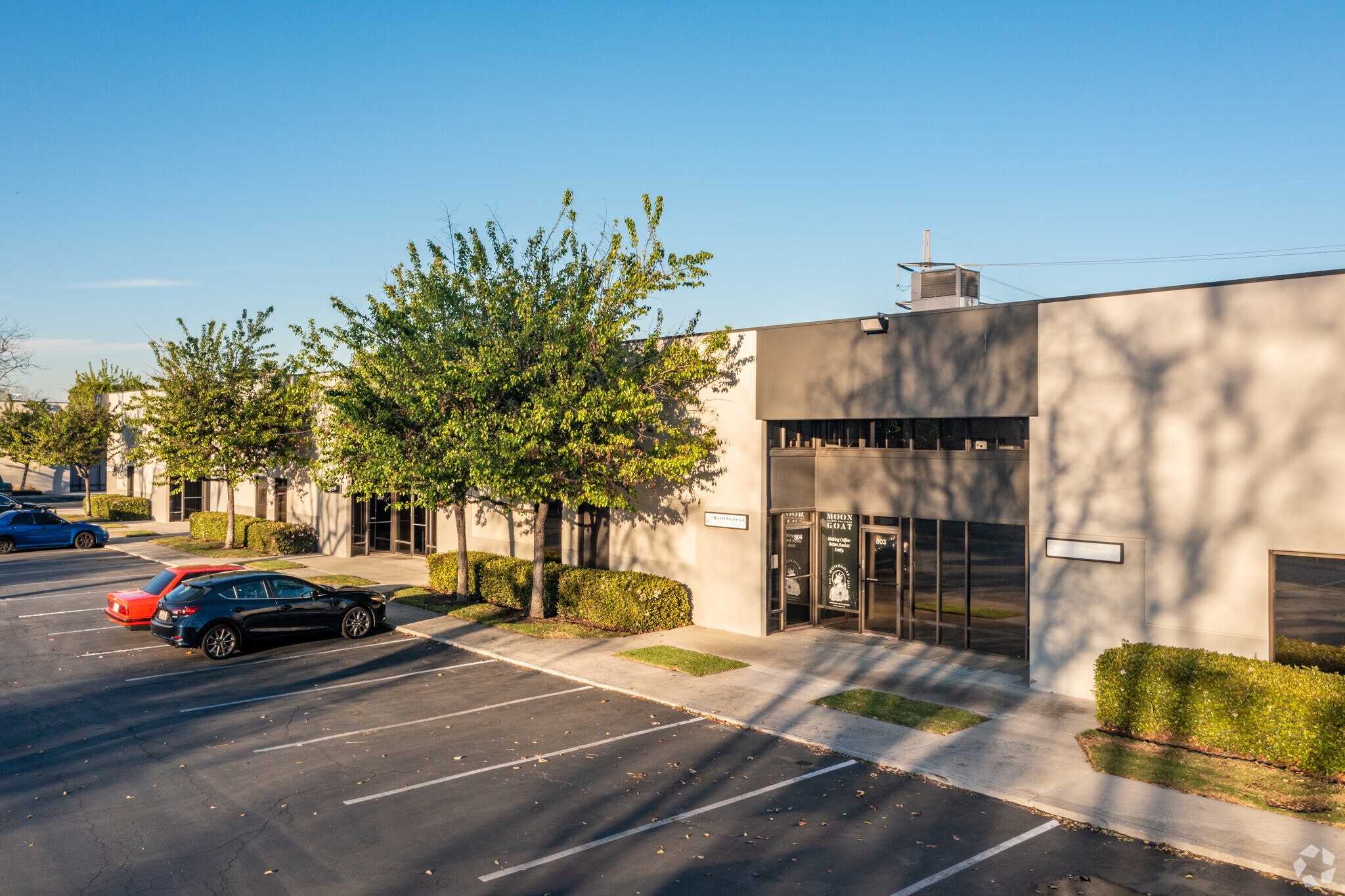 3609 W MacArthur Blvd, Santa Ana, CA à louer Photo principale– Image 1 sur 16