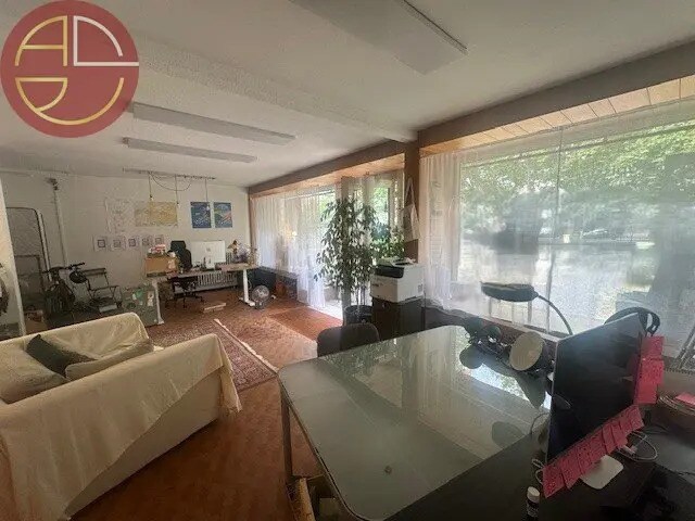 Plus de détails pour Local commercial à vendre