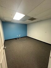 12 Technology Dr, East Setauket, NY à louer Photo de l’immeuble– Image 2 sur 5