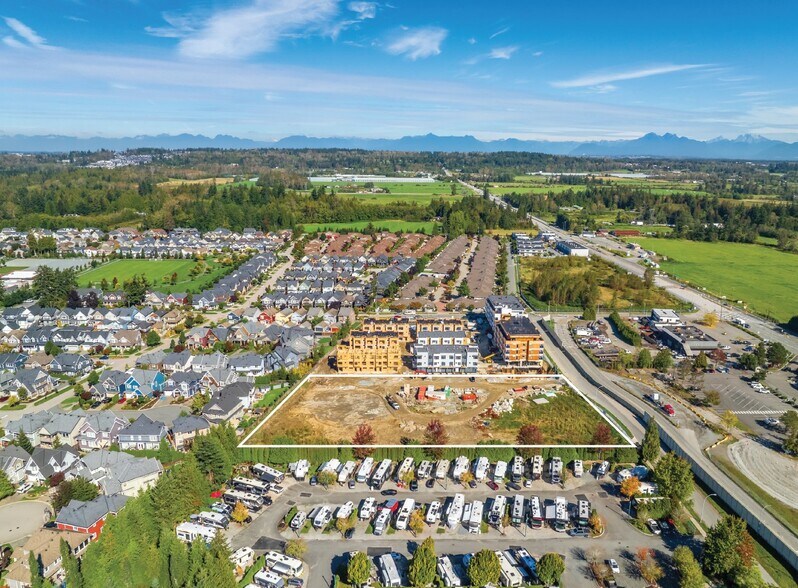 105 & 109 175A St, Surrey, BC à vendre - Photo de l’immeuble – Image 3 sur 3