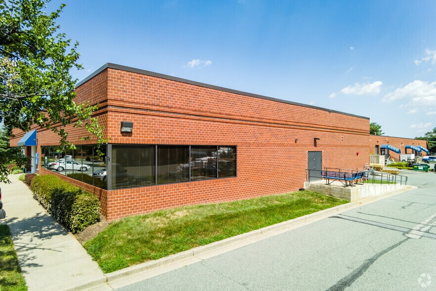 4351-4395 Nicole Dr, Lanham, MD à louer - Photo de l’immeuble – Image 3 sur 4