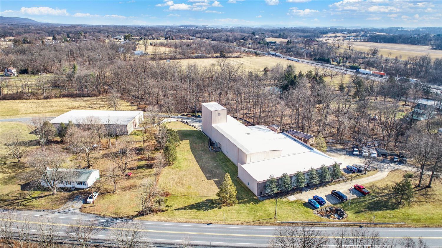 5811 Four Point Rd, Bethel, PA à louer Photo principale– Image 1 sur 3