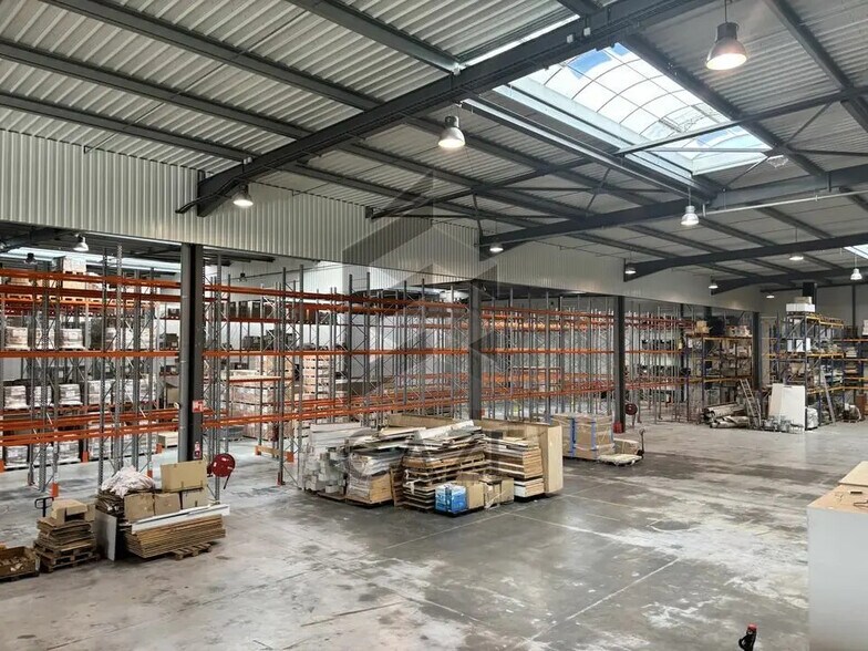 Local d'activités dans Blanquefort à vendre - Photo intérieure – Image 1 sur 7