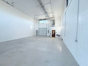 348 SE Florida St, Stuart, FL à louer Photo intérieure– Image 2 sur 4