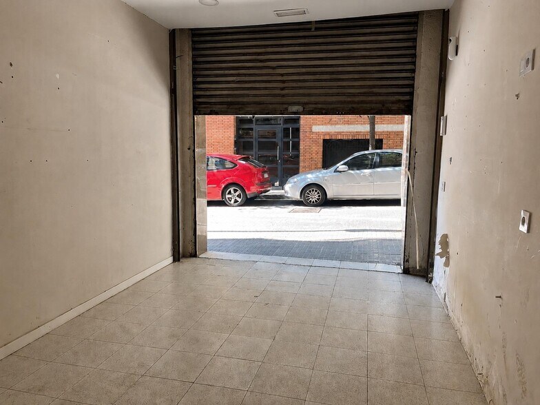 Local commercial dans Santa Coloma de Gramenet, Barcelona à louer - Photo de l’immeuble – Image 3 sur 3