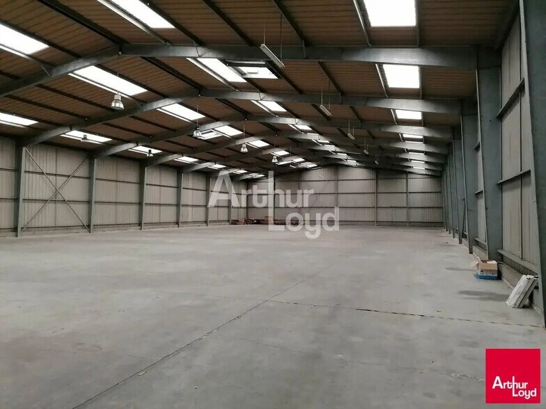 Local d’activités dans Betton à louer - Photo intérieure – Image 2 sur 4