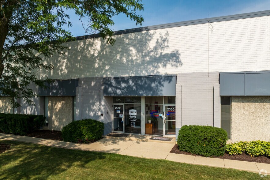 2290-2300 Hammond Dr, Schaumburg, IL à louer - Photo de l’immeuble – Image 2 sur 5
