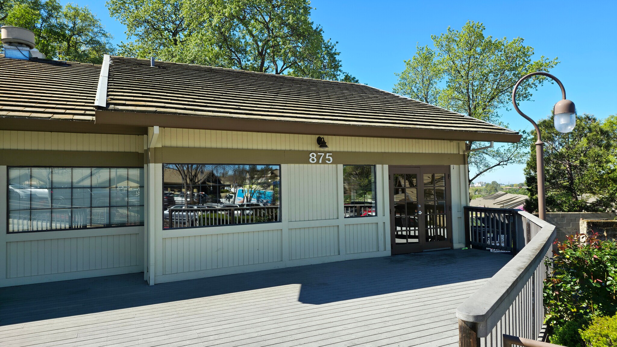 875-877 Embarcadero Dr, El Dorado Hills, CA à louer Photo principale– Image 1 sur 13