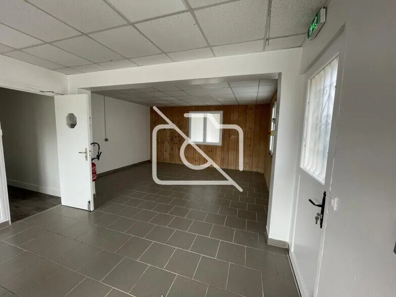 Industriel/Logistique dans Saint-Michel-sur-Orge à louer - Photo de l’immeuble – Image 3 sur 3