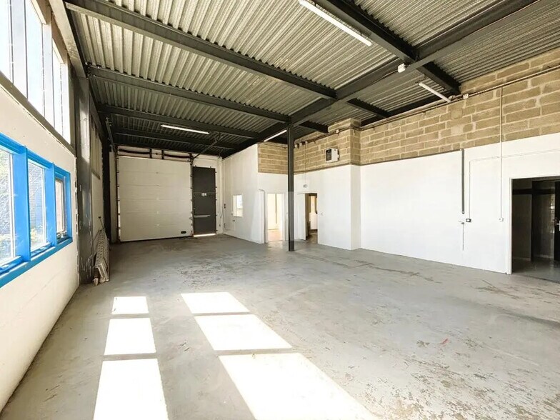 Local d’activités dans Massy à louer - Photo intérieure – Image 3 sur 8