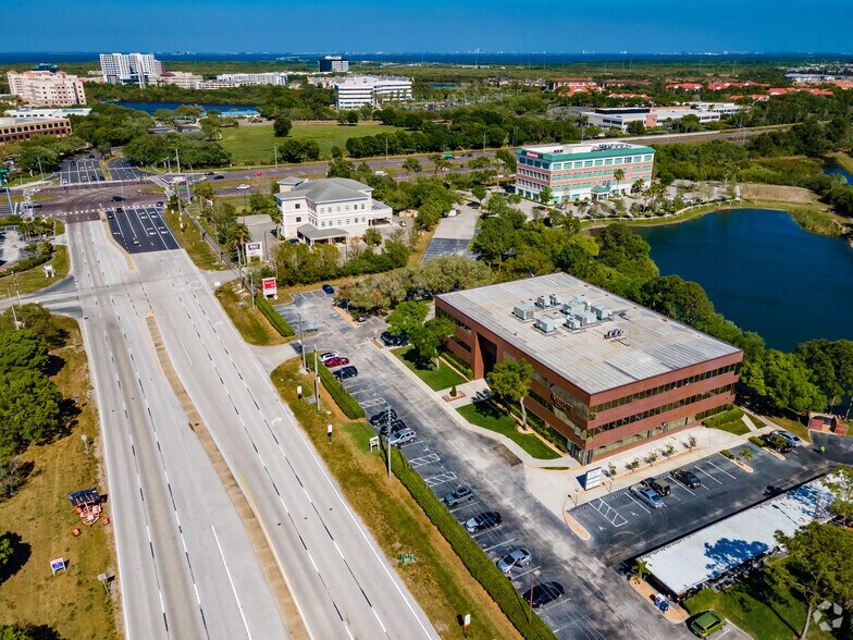 12425 28th St N, Saint Petersburg, FL à louer - Aérien – Image 2 sur 44