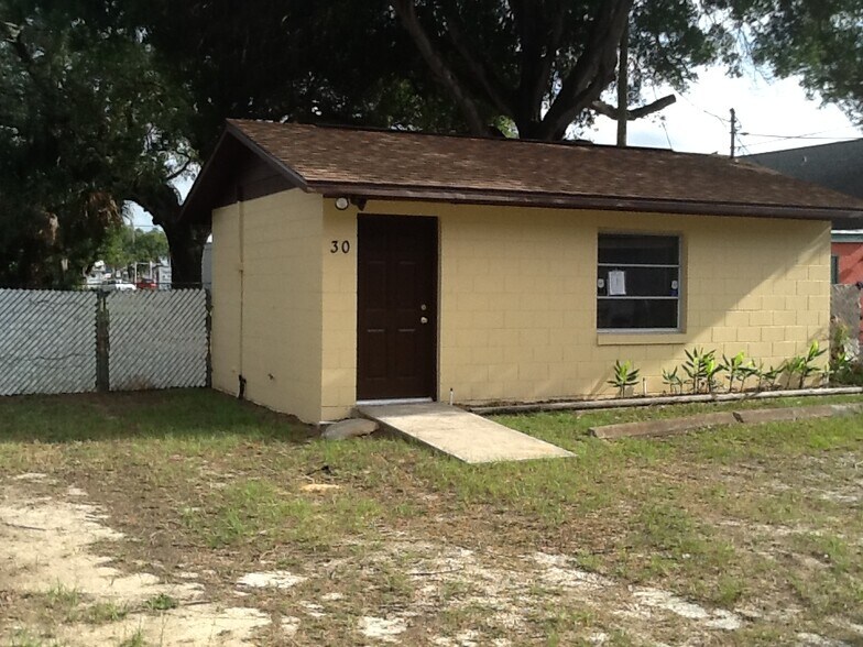 30 E Saint Louis Ave, Eustis, FL à louer - Photo de l’immeuble – Image 3 sur 10