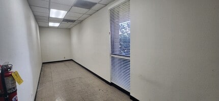 1625 E Shaw Ave, Fresno, CA à louer Photo intérieure– Image 2 sur 13