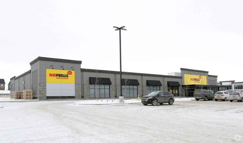 100 Rainbow Rd, Chestermere, AB à louer - Photo principale – Image 1 sur 5