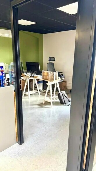 Bureau dans Carbon-Blanc à louer - Photo de l’immeuble – Image 3 sur 3