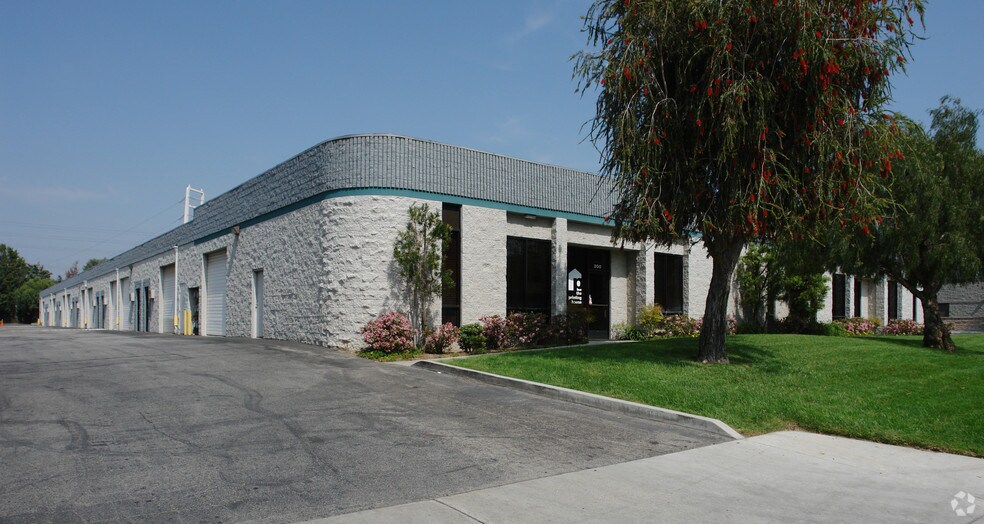 28170 Avenue Crocker, Valencia, CA à louer - Photo de l’immeuble – Image 3 sur 7