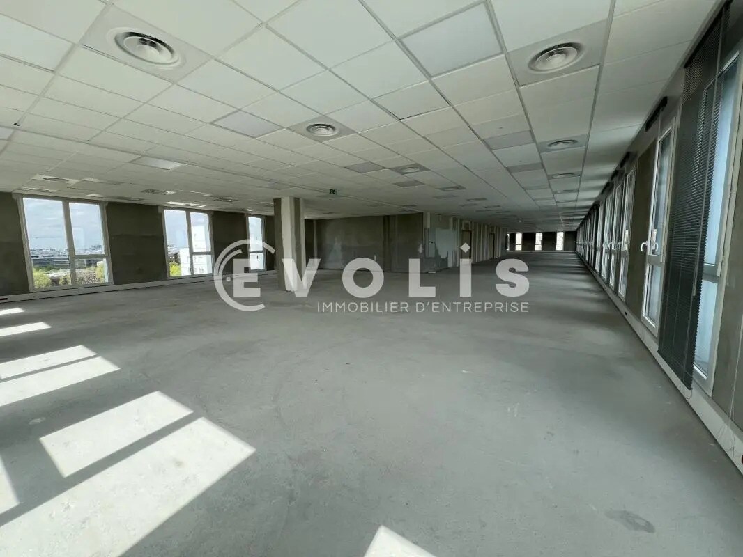 Bureau dans Champs-sur-Marne à vendre Photo intérieure– Image 1 sur 9