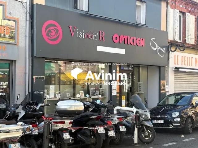 Local commercial dans Marseille à louer Photo de l’immeuble– Image 1 sur 7