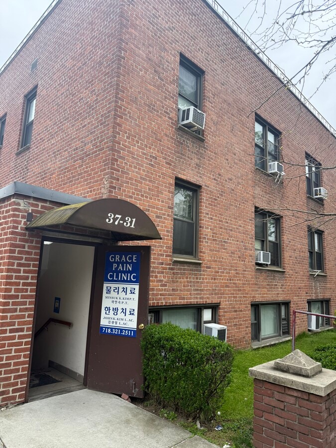 37-31 149th St, Flushing, NY 11354 - Lot N - - Photo intérieure - Image 1 of 15