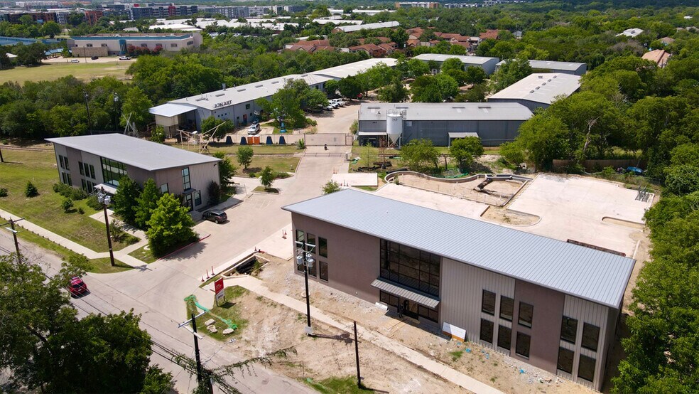 503 Radam Ln, Austin, TX à louer - Photo de l’immeuble – Image 3 sur 4