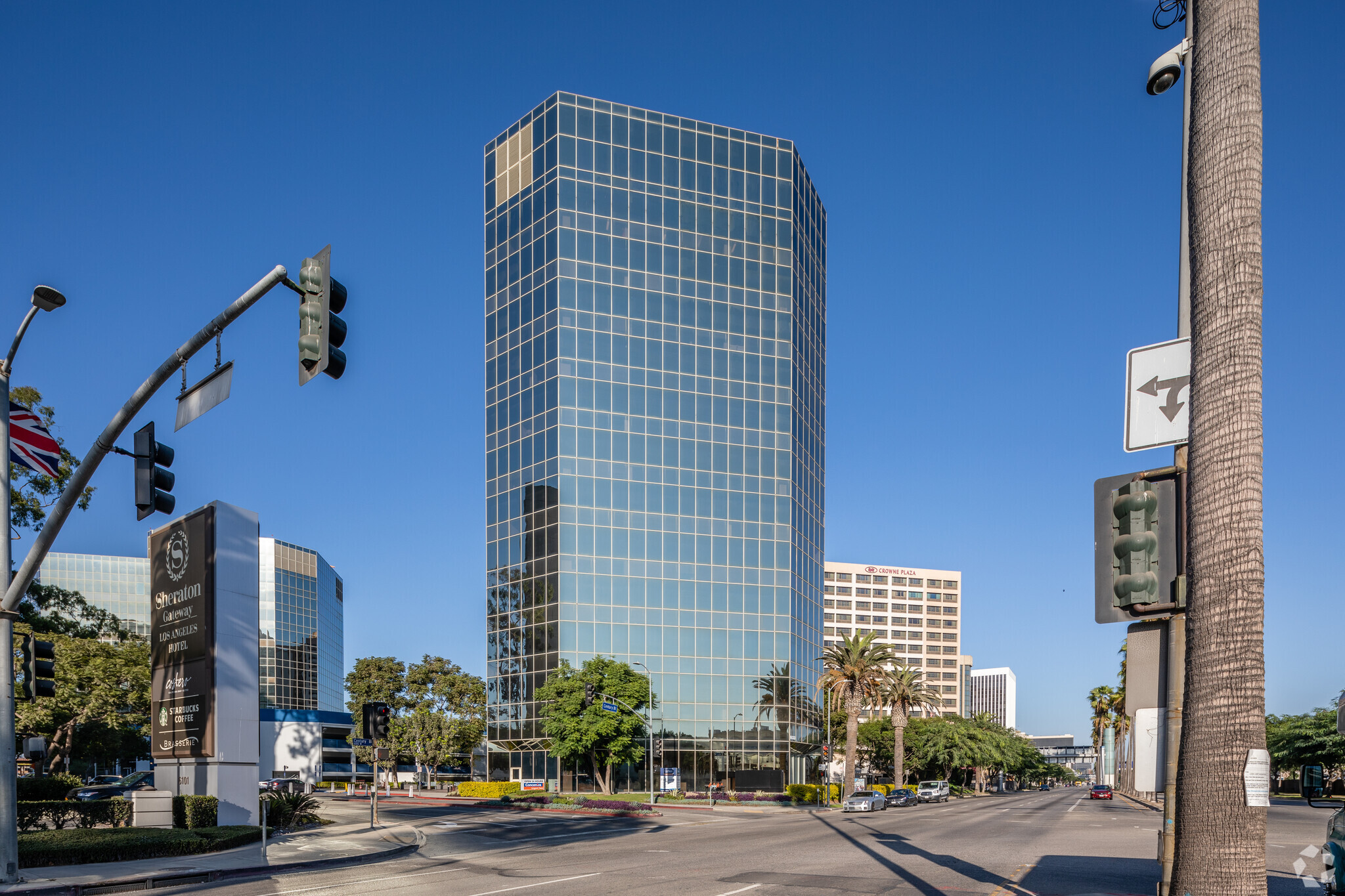 6033 W Century Blvd, Los Angeles, CA à louer Photo de l’immeuble– Image 1 sur 5