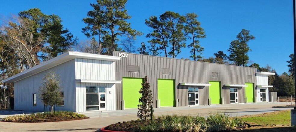 1601 N Loop 336 E, Conroe, TX à louer - Photo de l’immeuble – Image 3 sur 4