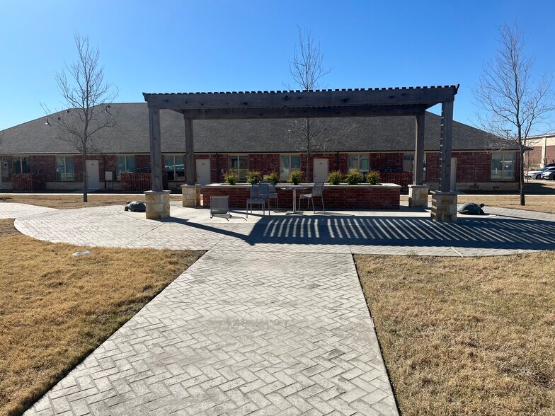 400 Stonebrook Pky, Frisco, TX à louer - Photo de l’immeuble – Image 3 sur 12