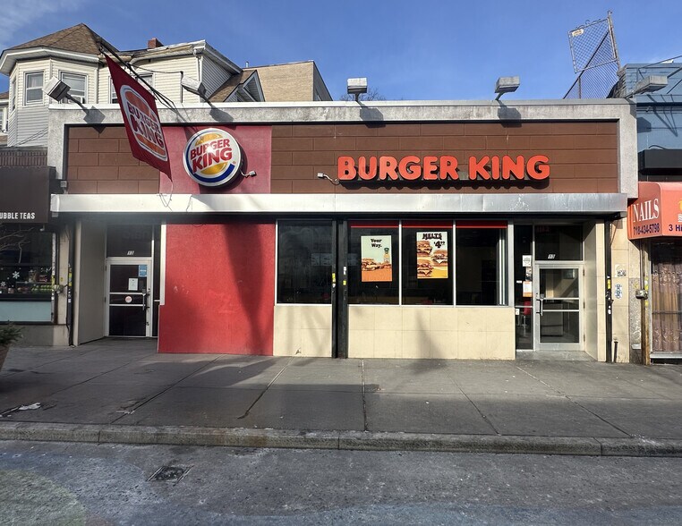 13-23 Hillel Pl, Brooklyn, NY à louer - Photo principale – Image 1 sur 1