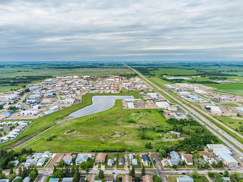 5712 50 Av, Lloydminster, AB à vendre - Photo principale – Image 1 sur 9