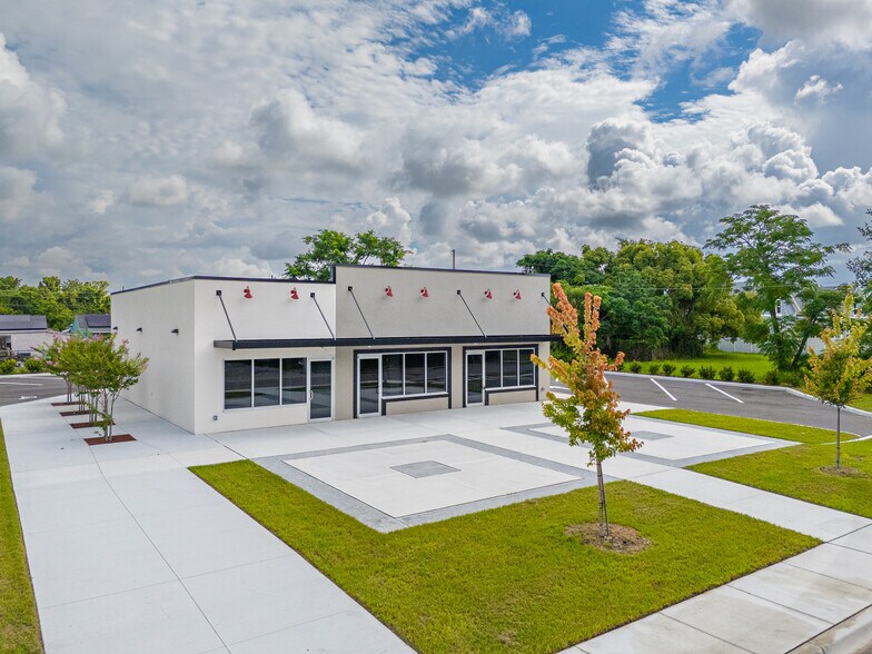 215 Center St, Winter Garden, FL à louer - Photo de l’immeuble – Image 3 sur 8