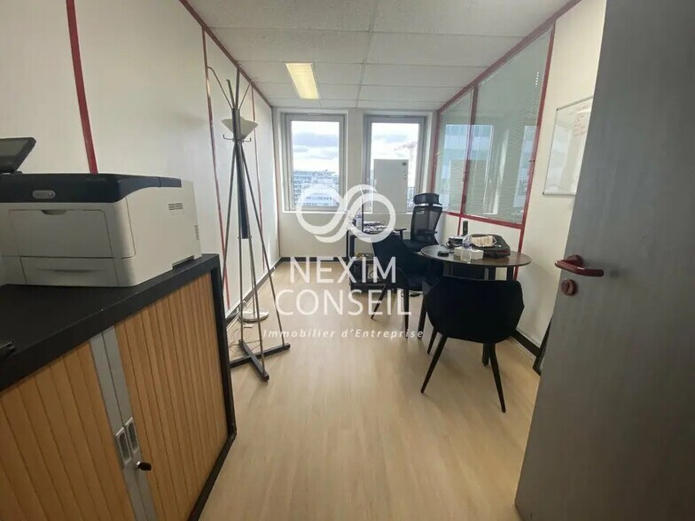Bureau dans Colombes à louer - Photo de l’immeuble – Image 3 sur 5