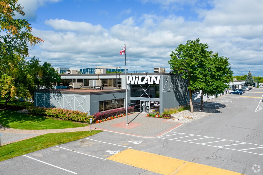 1891-1941 Robertson Rd, Ottawa, ON à louer - Photo de l’immeuble – Image 2 sur 5